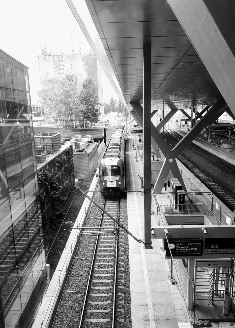 Stacja kolejowa - obserwacja w komunikacji miejskiej